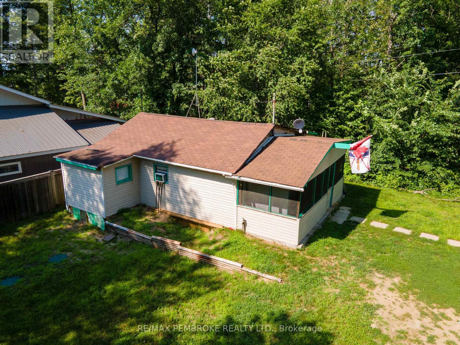 19b Moores Beach Road, Whitewater Region, Ontario  K0J 2L0 - Photo 17 - X13579796