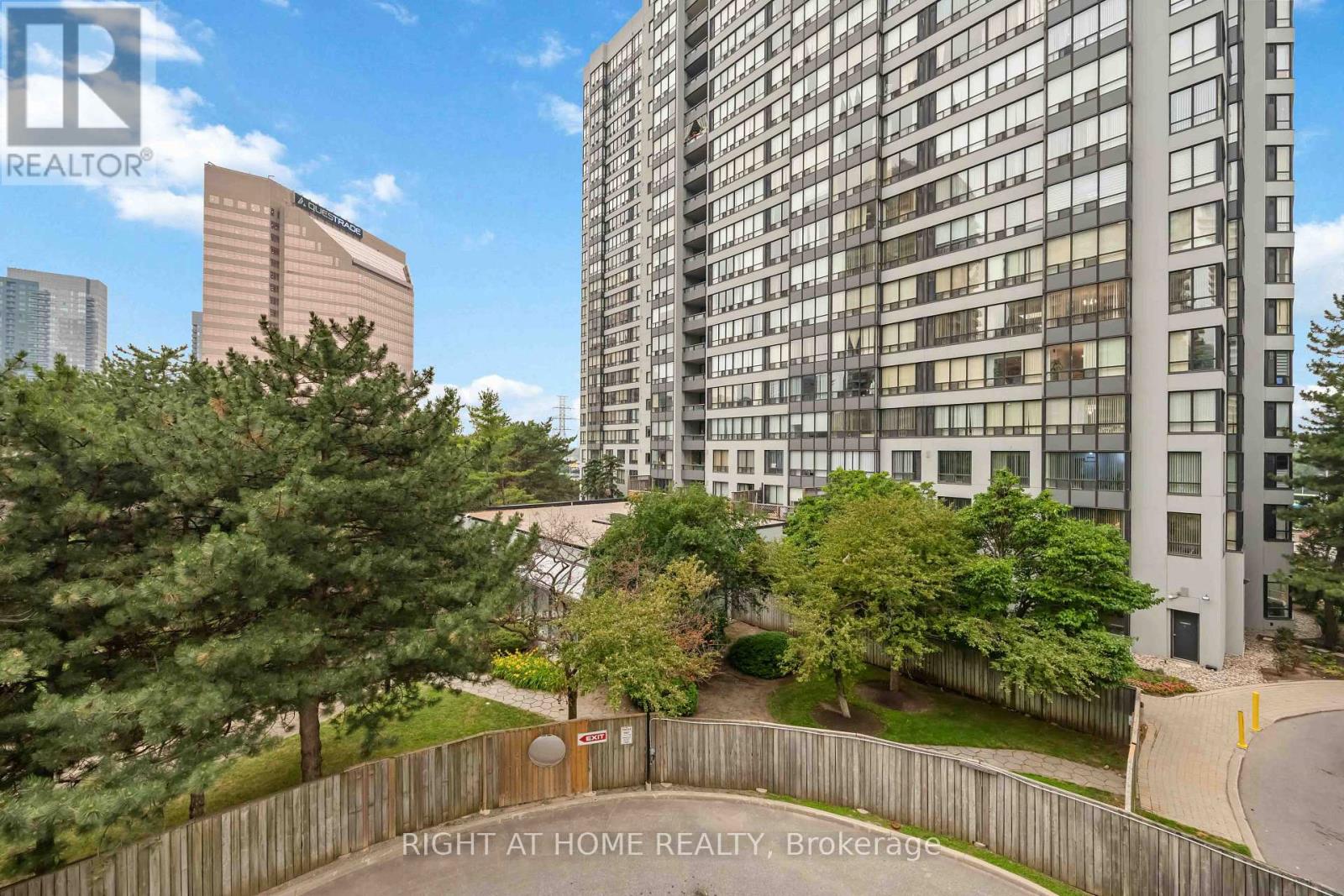 408 - 8 Pemberton Avenue, Toronto, Ontario M2M 4K8 - Photo 32 - C13572768