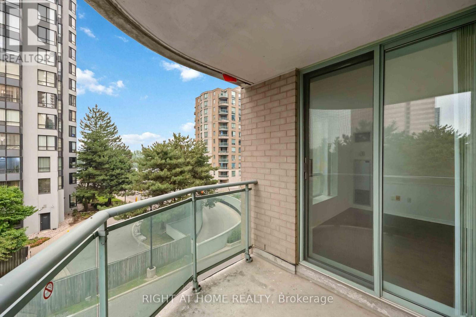 408 - 8 Pemberton Avenue, Toronto, Ontario M2M 4K8 - Photo 31 - C13572768