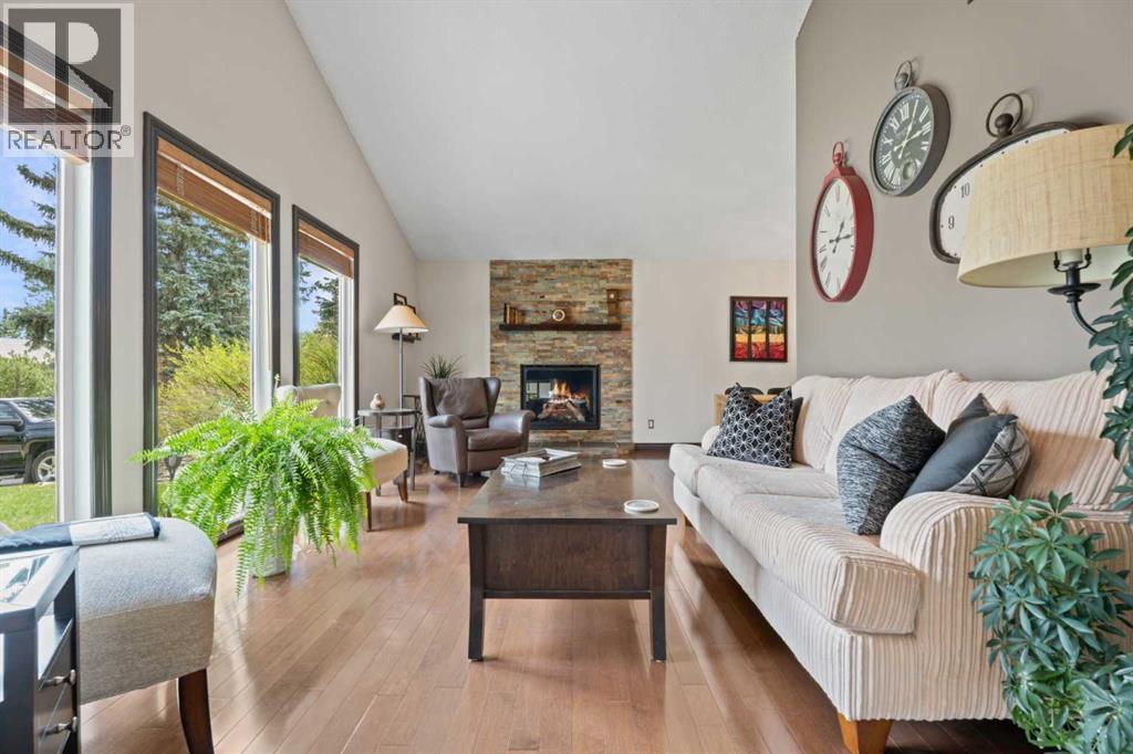 15 Lock Crescent, Okotoks, Alberta  T1S 1E7 - Photo 4 - A2329199