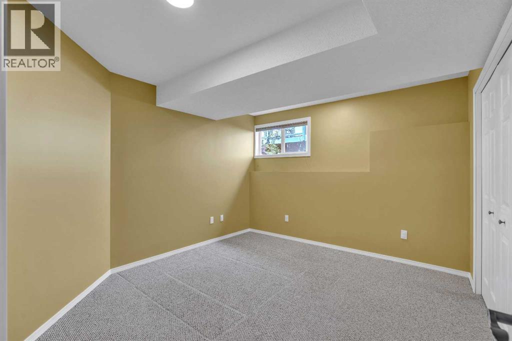 46 Somerside Manor SW, Calgary, Alberta  T2Y 3G4 - Photo 37 - A2325495