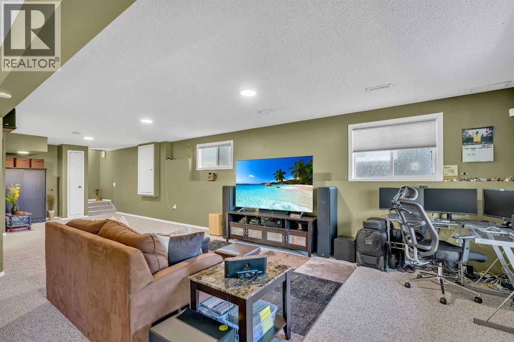 46 Somerside Manor SW, Calgary, Alberta  T2Y 3G4 - Photo 32 - A2325495