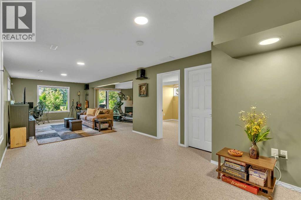46 Somerside Manor SW, Calgary, Alberta  T2Y 3G4 - Photo 31 - A2325495