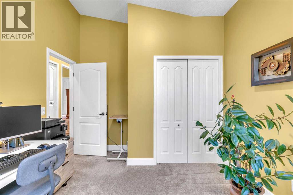 46 Somerside Manor SW, Calgary, Alberta  T2Y 3G4 - Photo 25 - A2325495