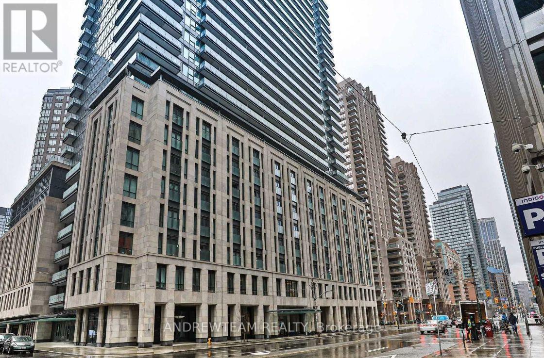 2506 - 955 BAY STREET, Toronto, Ontario