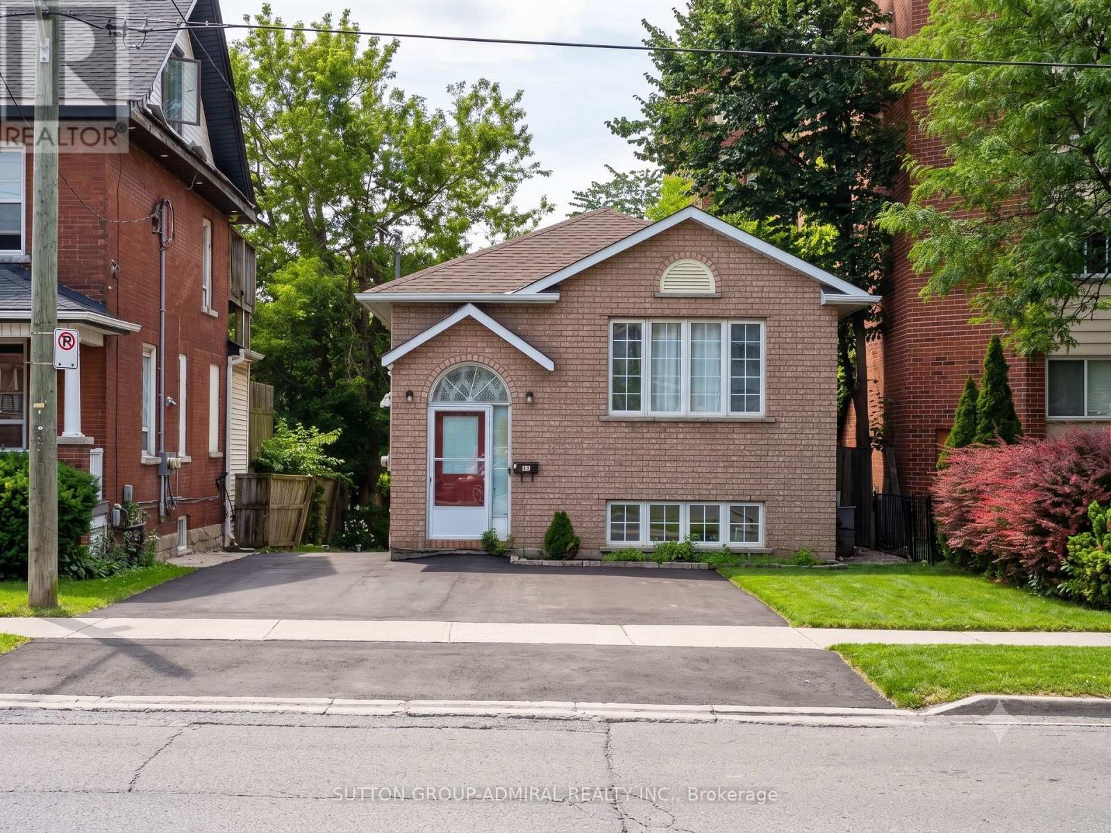 150 CENTRE STREET S, Oshawa, Ontario