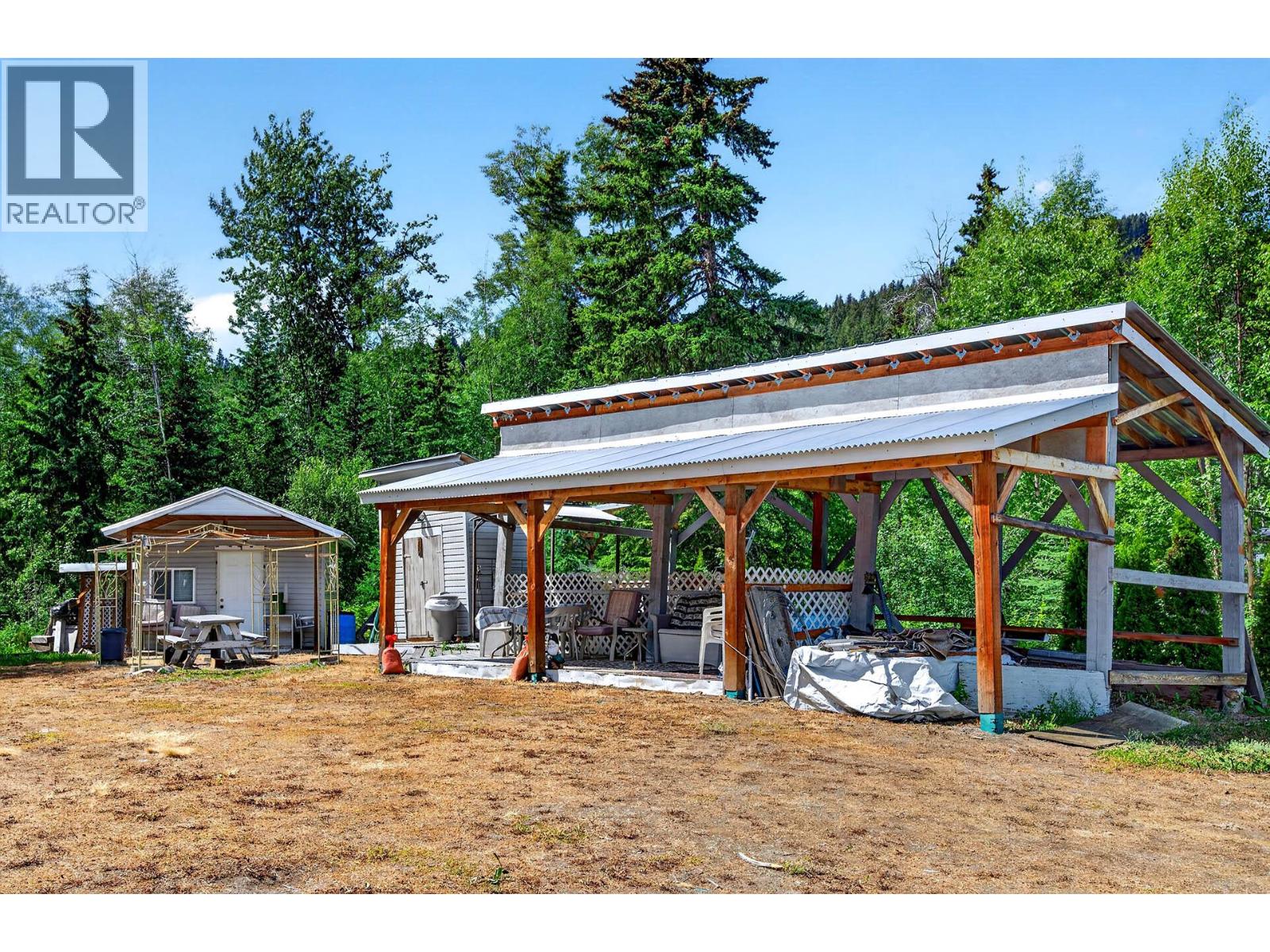 9199 KNOUFF LAKE Road — photo 12