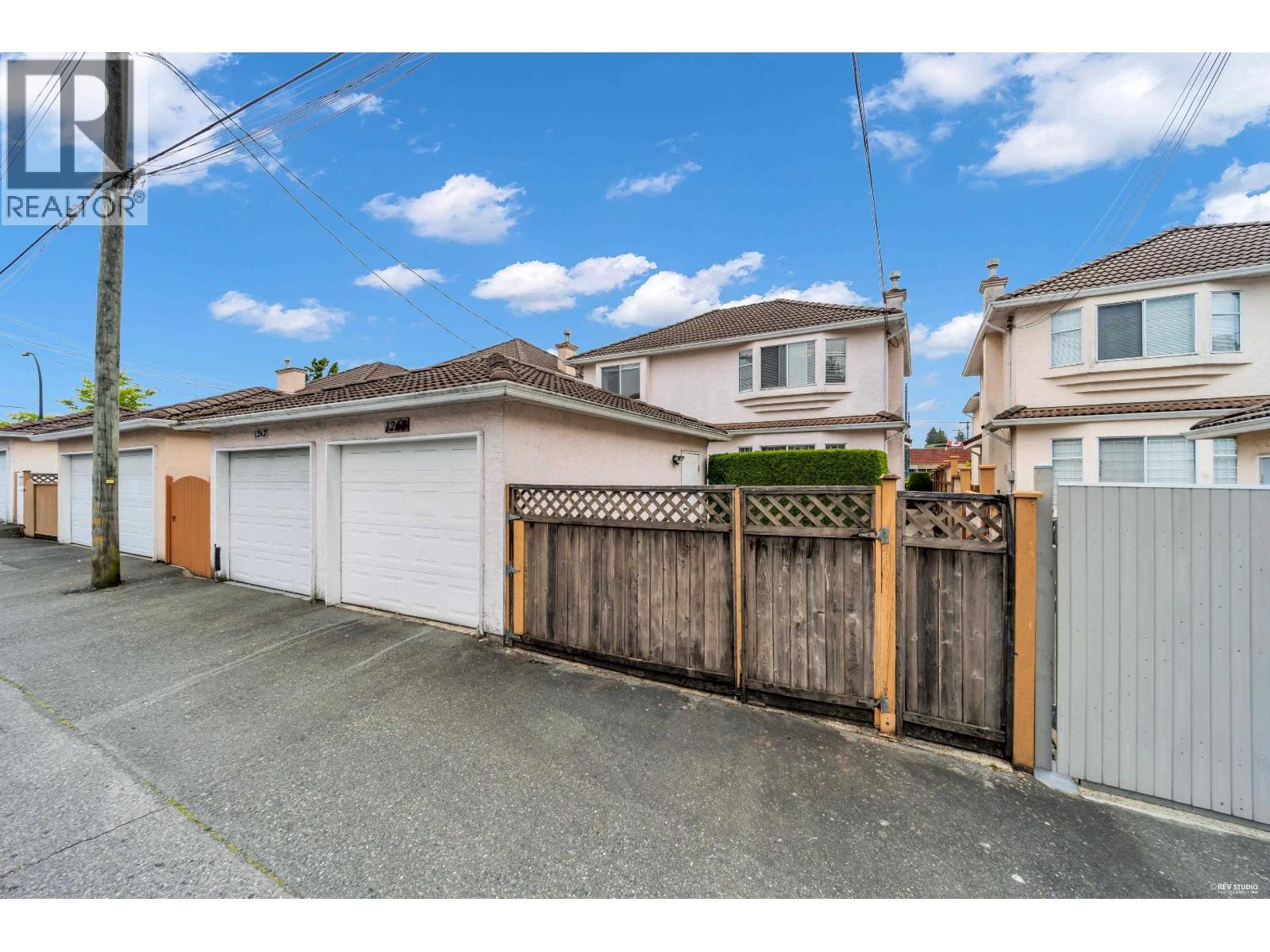 1268 NANAIMO STREET — photo 28