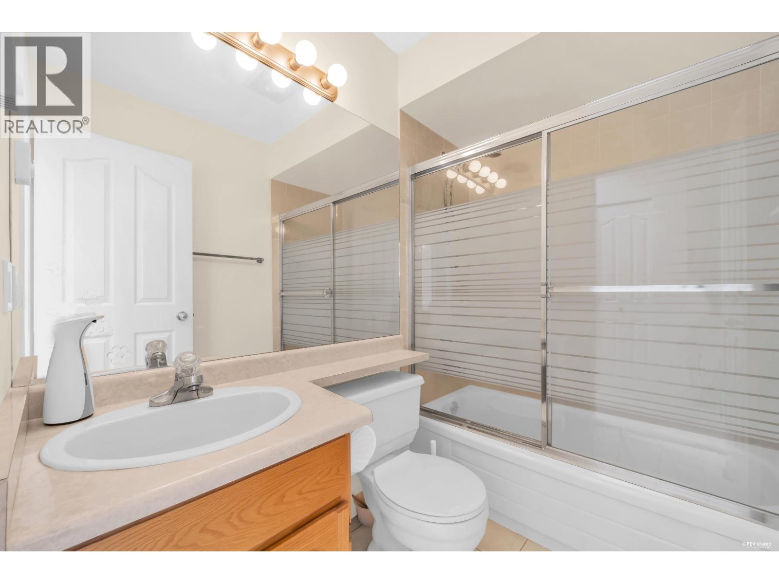 1268 NANAIMO STREET — photo 25