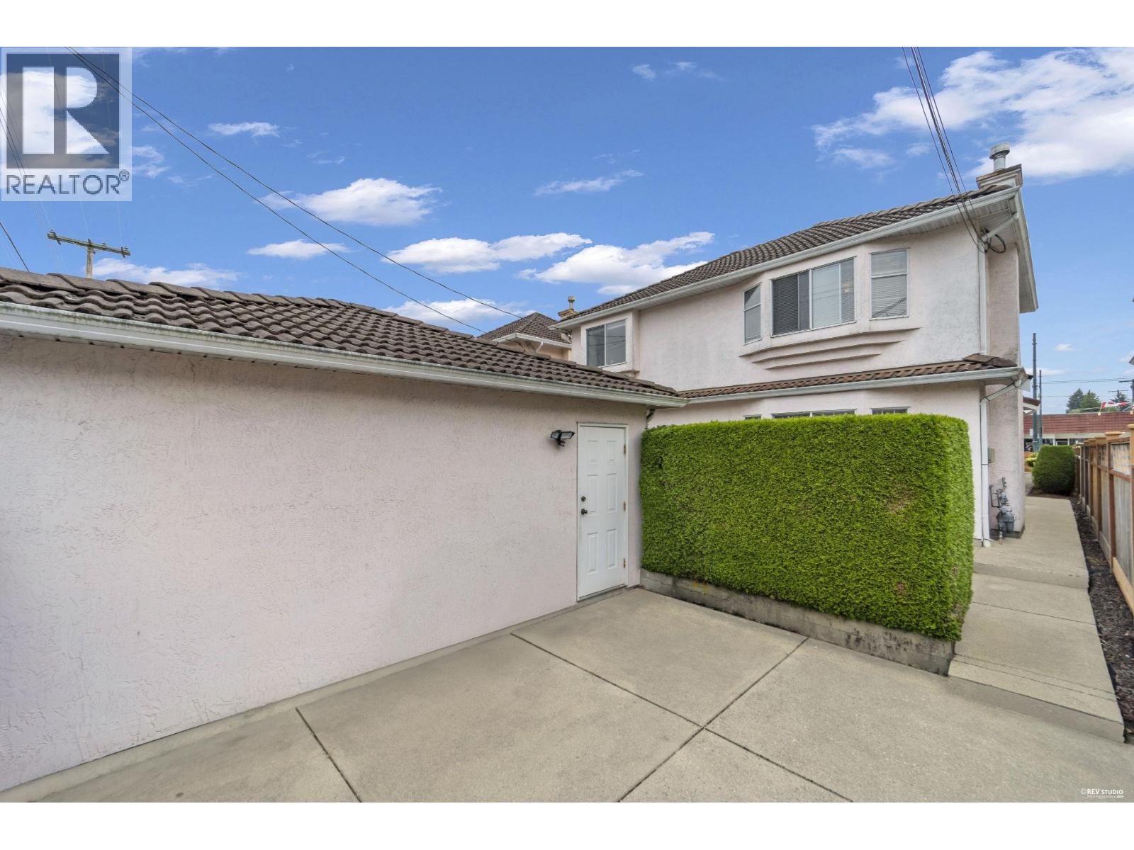 1268 NANAIMO STREET — photo 30