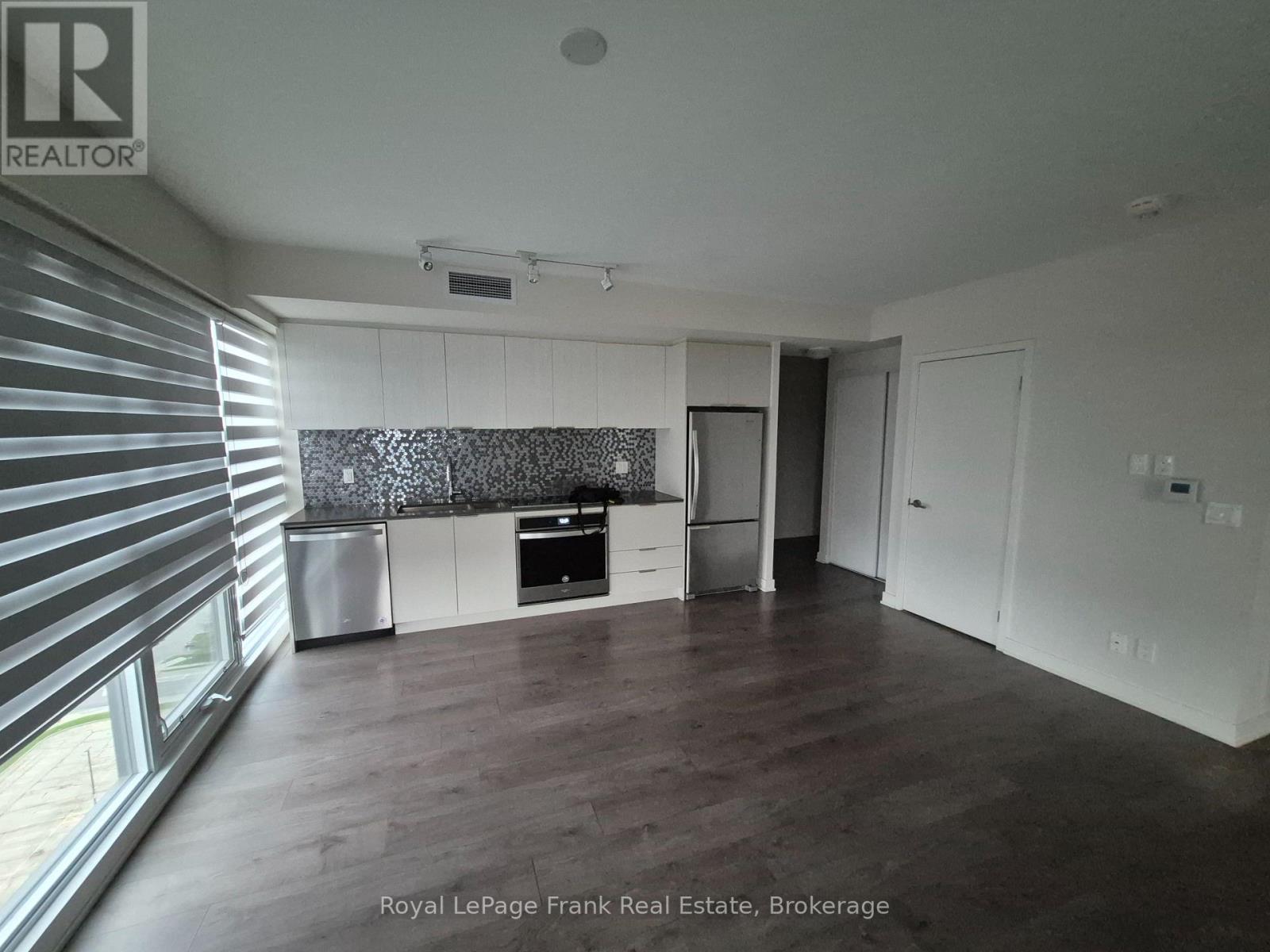 2 Sonic Way, Toronto (Flemingdon Park), Ontario  M3C 0P2 - Photo 7 - C13579896