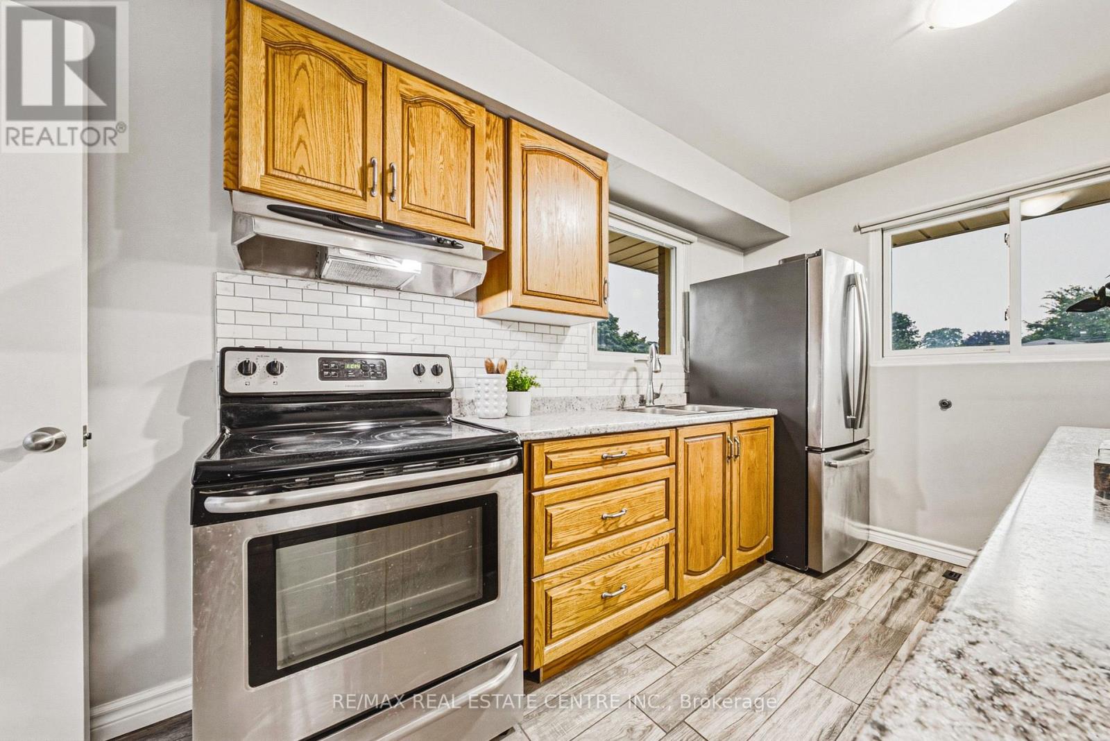 7 Chapman Court, Cambridge, Ontario  N3C 2X1 - Photo 7 - X13579890