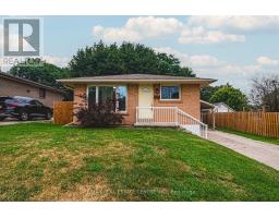 7 CHAPMAN COURT, Cambridge, Ontario