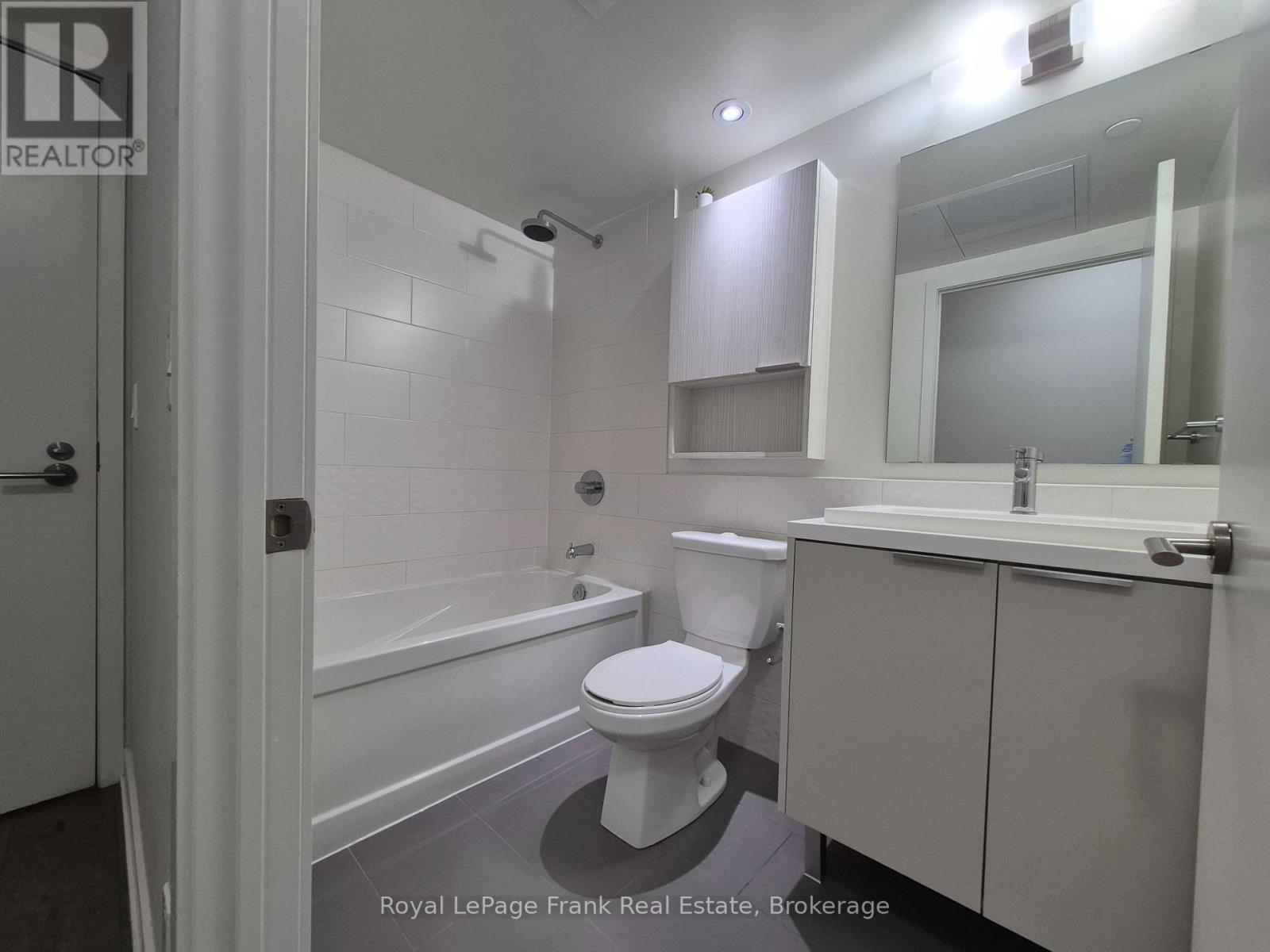 2 Sonic Way, Toronto (Flemingdon Park), Ontario  M3C 0P2 - Photo 12 - C13579896