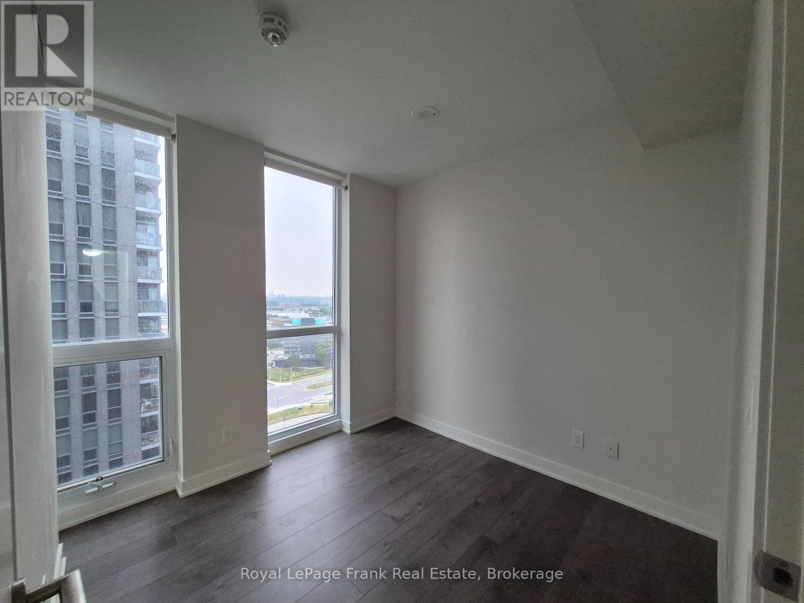 2 Sonic Way, Toronto (Flemingdon Park), Ontario  M3C 0P2 - Photo 28 - C13579896