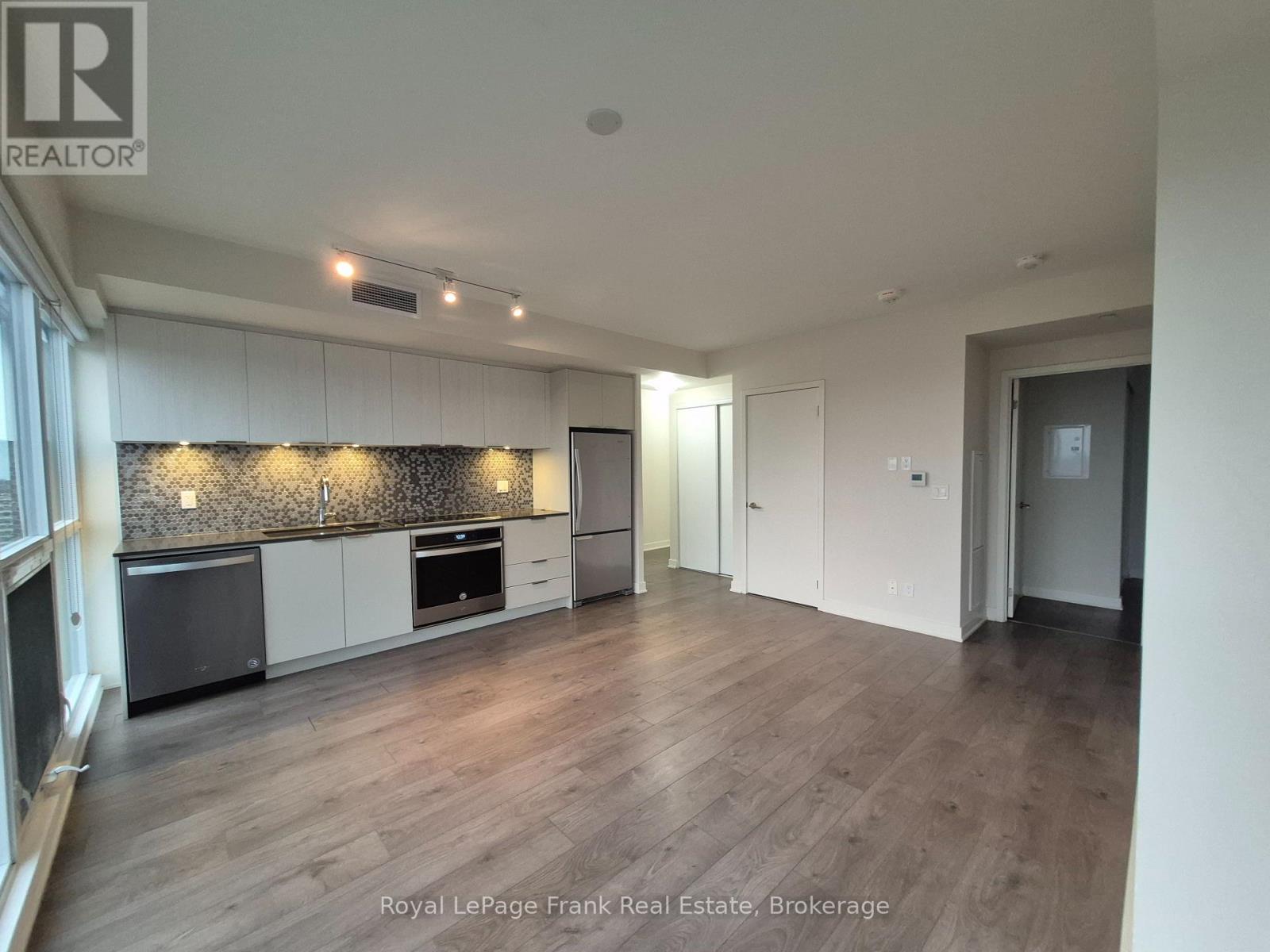 2 Sonic Way, Toronto (Flemingdon Park), Ontario  M3C 0P2 - Photo 27 - C13579896