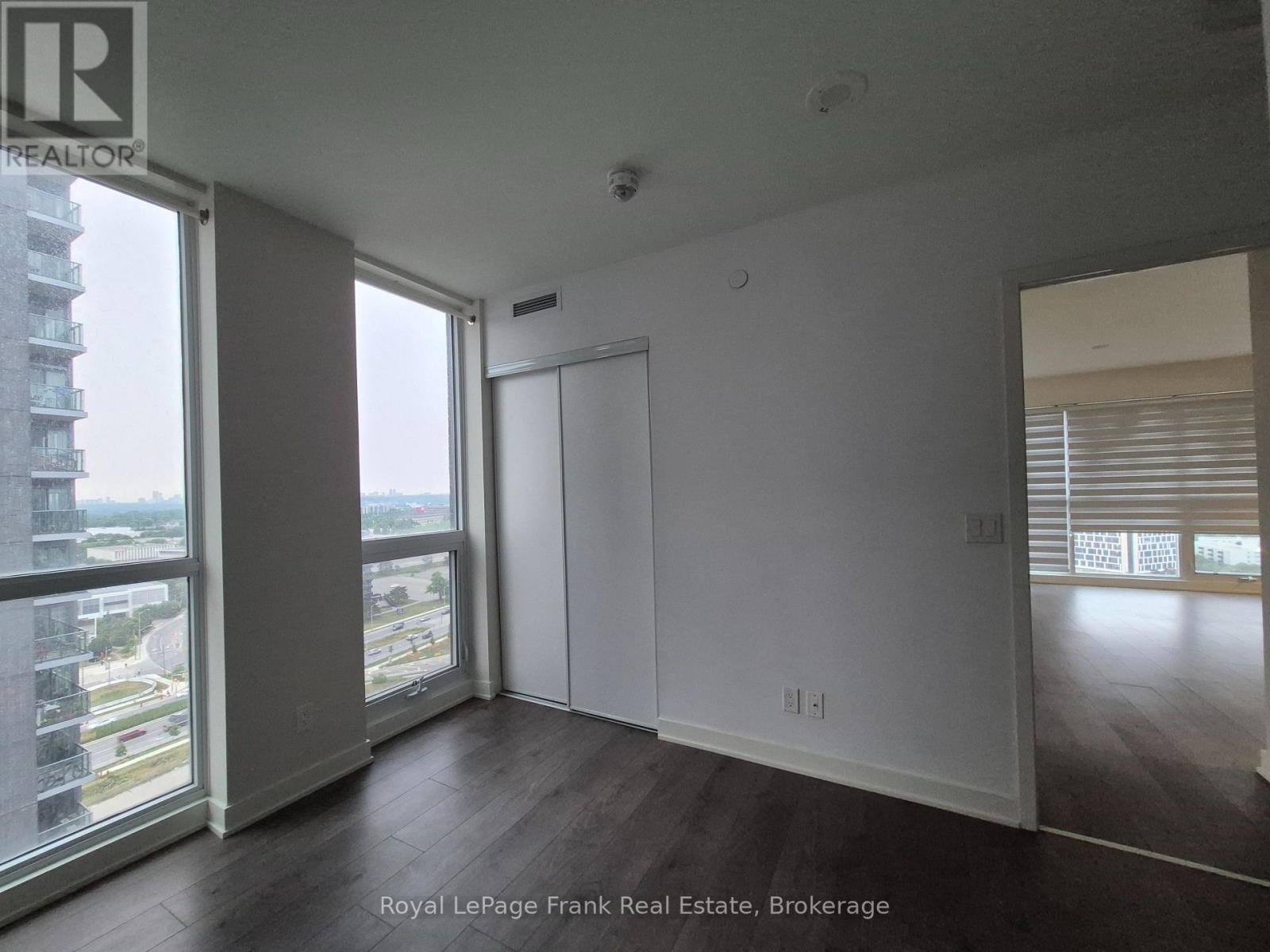 2 Sonic Way, Toronto (Flemingdon Park), Ontario  M3C 0P2 - Photo 31 - C13579896