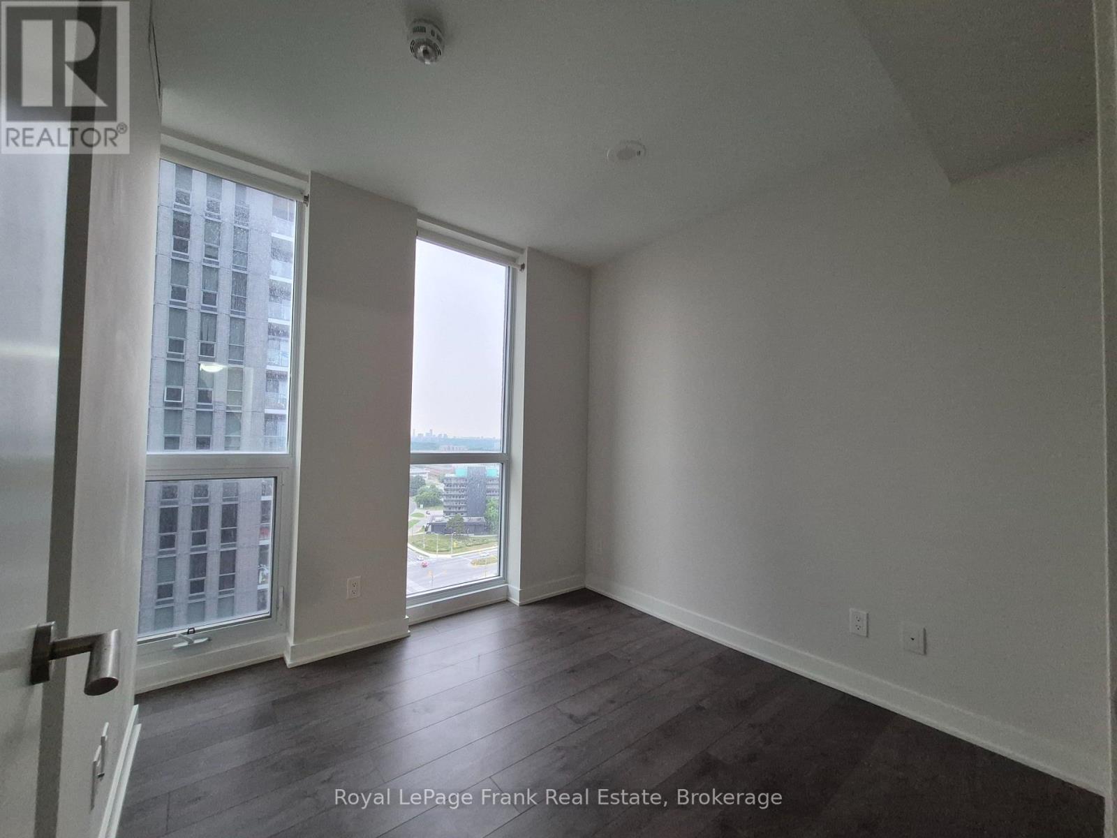 2 Sonic Way, Toronto (Flemingdon Park), Ontario  M3C 0P2 - Photo 32 - C13579896