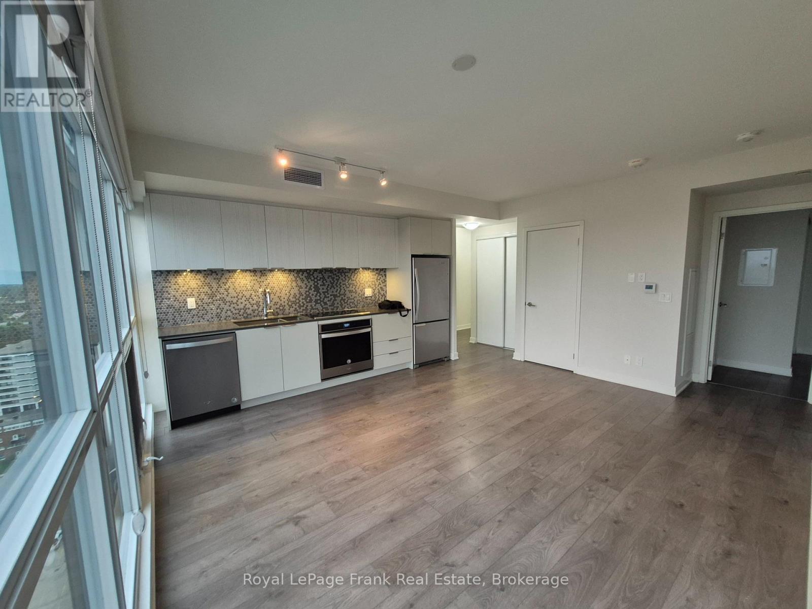 2 Sonic Way, Toronto (Flemingdon Park), Ontario  M3C 0P2 - Photo 8 - C13579896