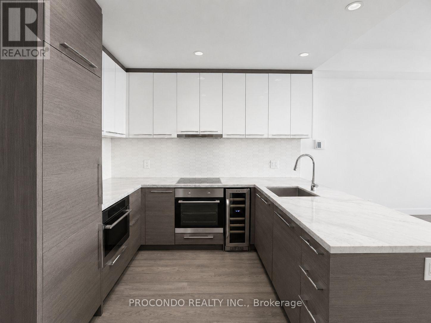 3812 - 488 University Avenue, Toronto, Ontario  M5G 0C1 - Photo 2 - C13579946