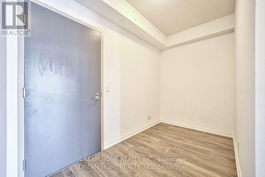 2004 - 32 Forest Manor Road, Toronto, Ontario  M2J 1M5 - Photo 2 - C13579956