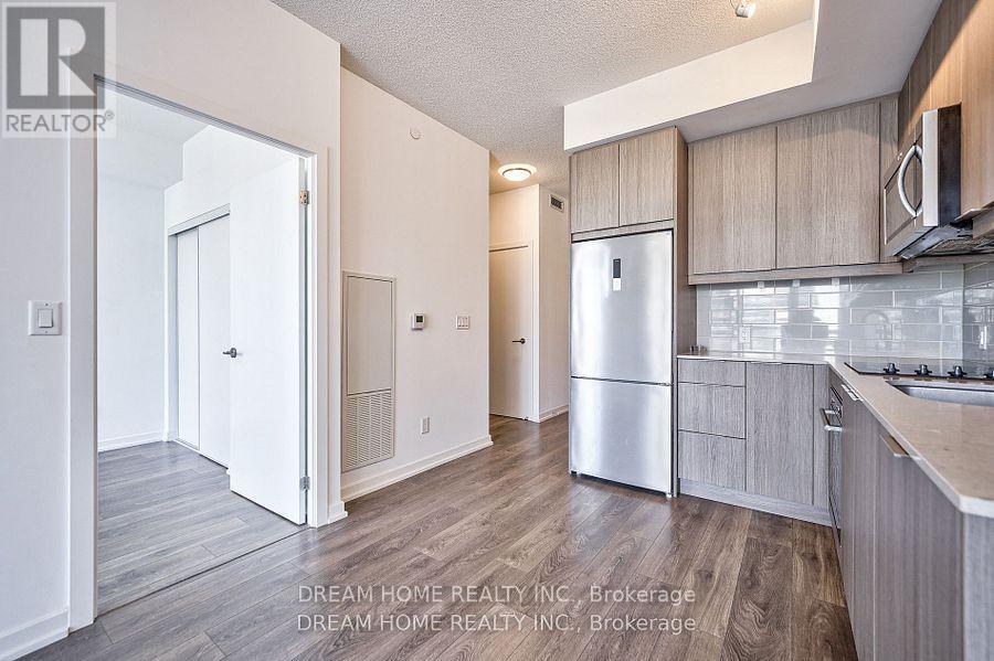2004 - 32 Forest Manor Road, Toronto, Ontario  M2J 1M5 - Photo 4 - C13579956