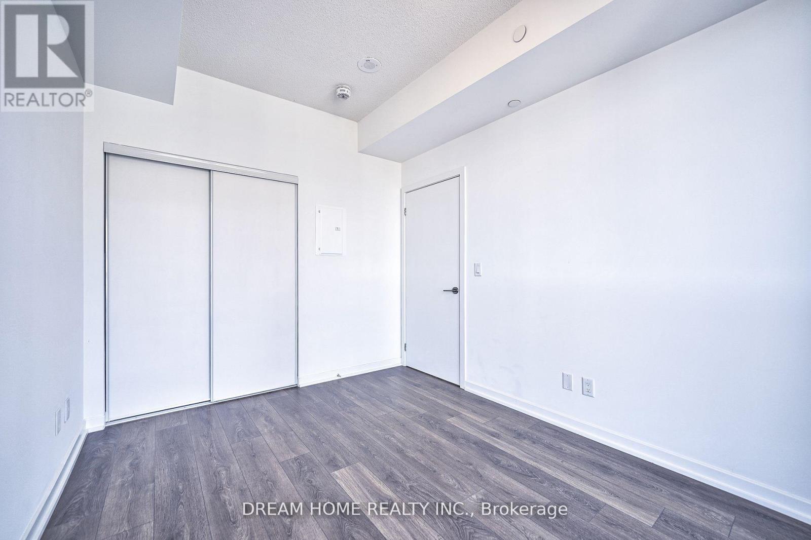 2004 - 32 Forest Manor Road, Toronto, Ontario  M2J 1M5 - Photo 7 - C13579956