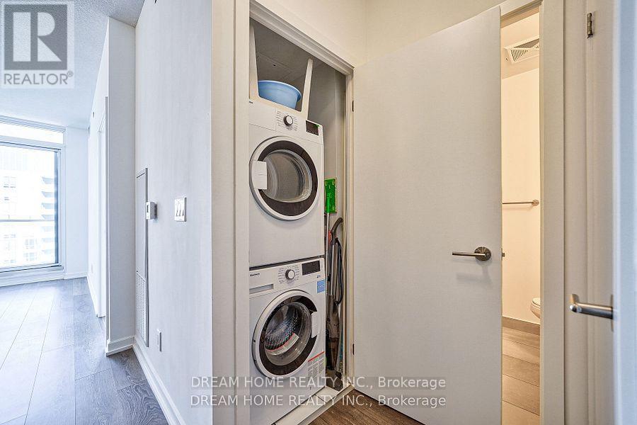 2004 - 32 Forest Manor Road, Toronto, Ontario  M2J 1M5 - Photo 9 - C13579956