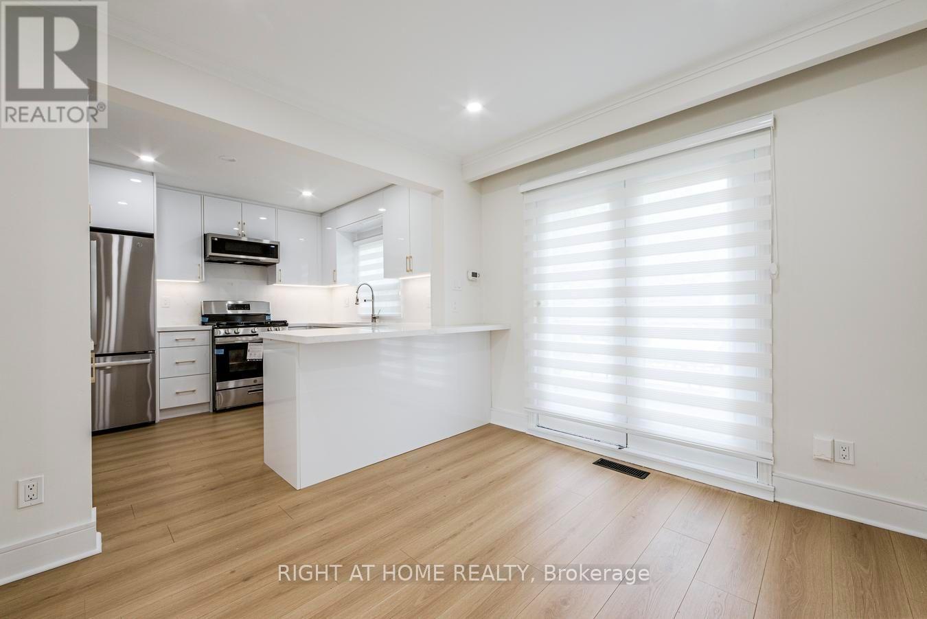 48 Daleside Crescent, Toronto, Ontario  M4A 2H6 - Photo 13 - C13579964