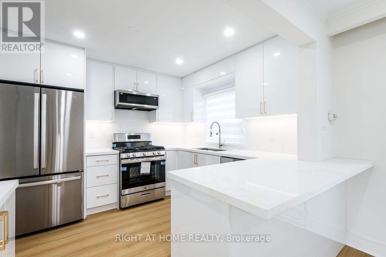 48 Daleside Crescent, Toronto, Ontario  M4A 2H6 - Photo 15 - C13579964