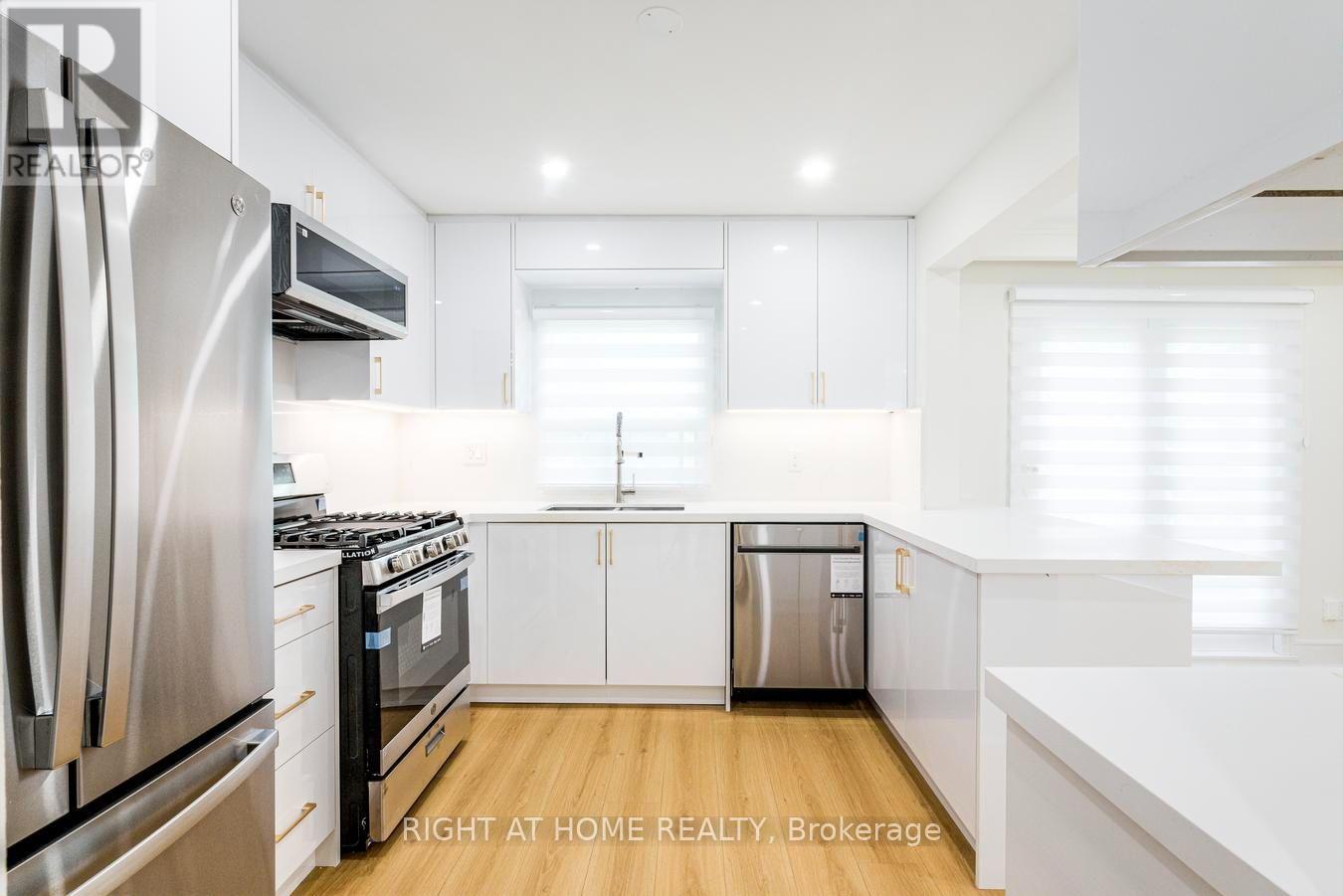 48 Daleside Crescent, Toronto, Ontario  M4A 2H6 - Photo 17 - C13579964