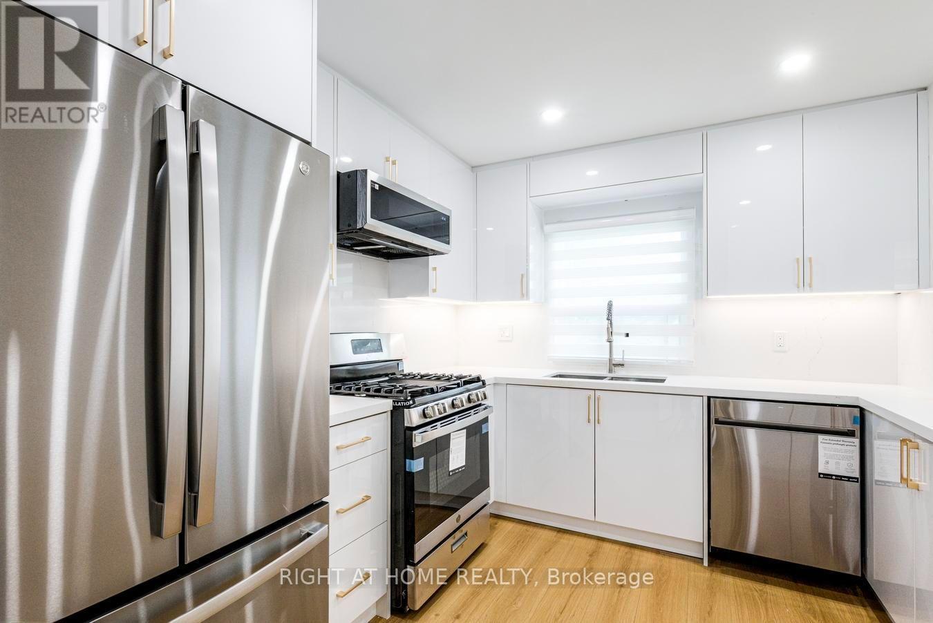 48 Daleside Crescent, Toronto, Ontario  M4A 2H6 - Photo 18 - C13579964