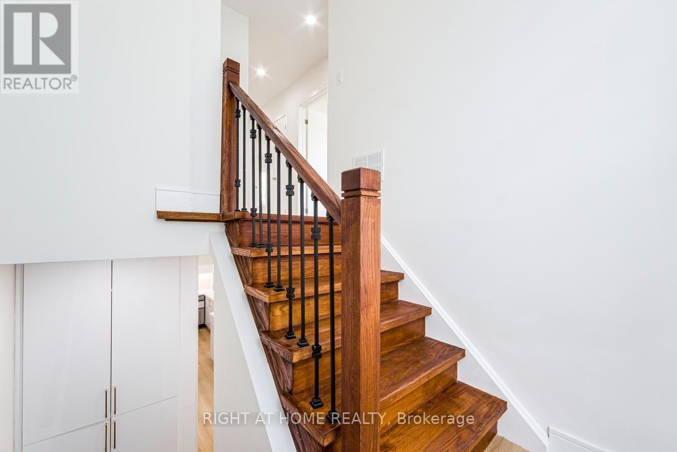 48 Daleside Crescent, Toronto, Ontario  M4A 2H6 - Photo 21 - C13579964
