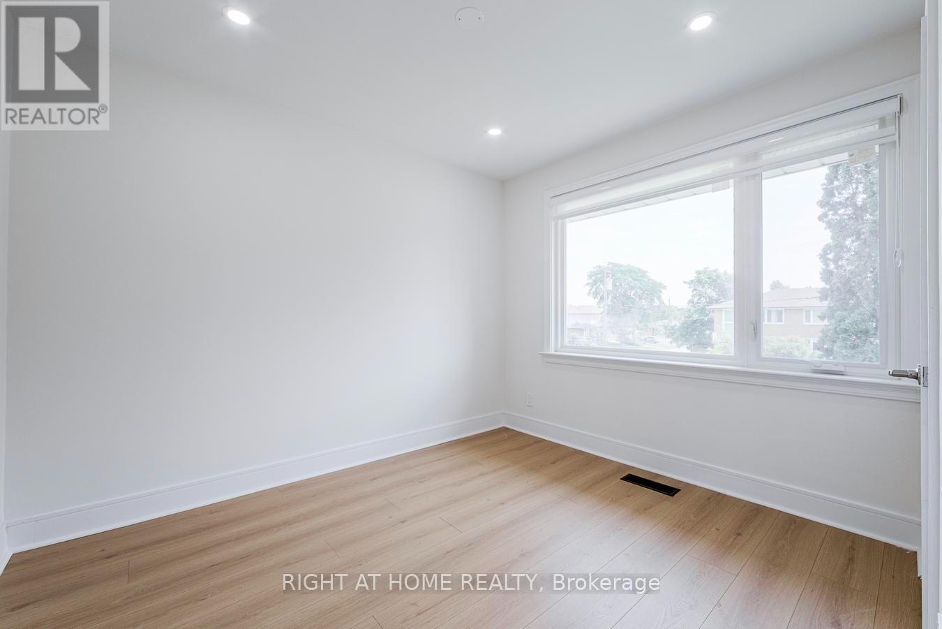 48 Daleside Crescent, Toronto, Ontario  M4A 2H6 - Photo 23 - C13579964