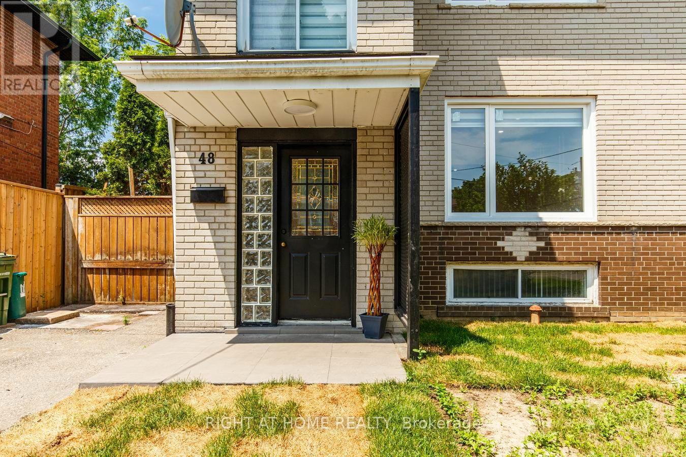 48 Daleside Crescent, Toronto, Ontario  M4A 2H6 - Photo 3 - C13579964