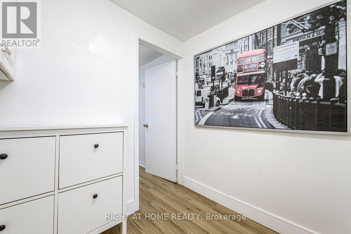 48 Daleside Crescent, Toronto, Ontario  M4A 2H6 - Photo 33 - C13579964