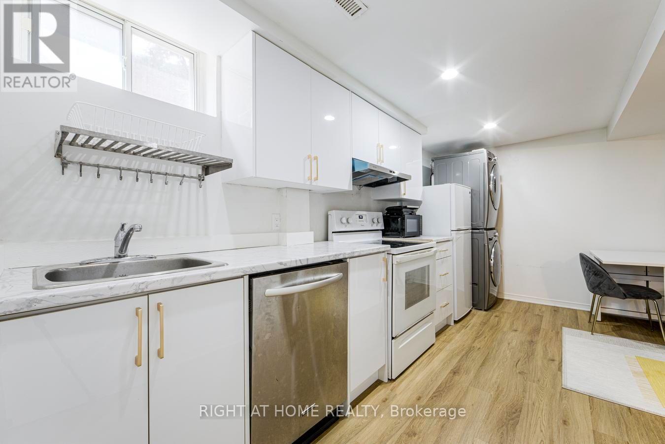 48 Daleside Crescent, Toronto, Ontario  M4A 2H6 - Photo 34 - C13579964