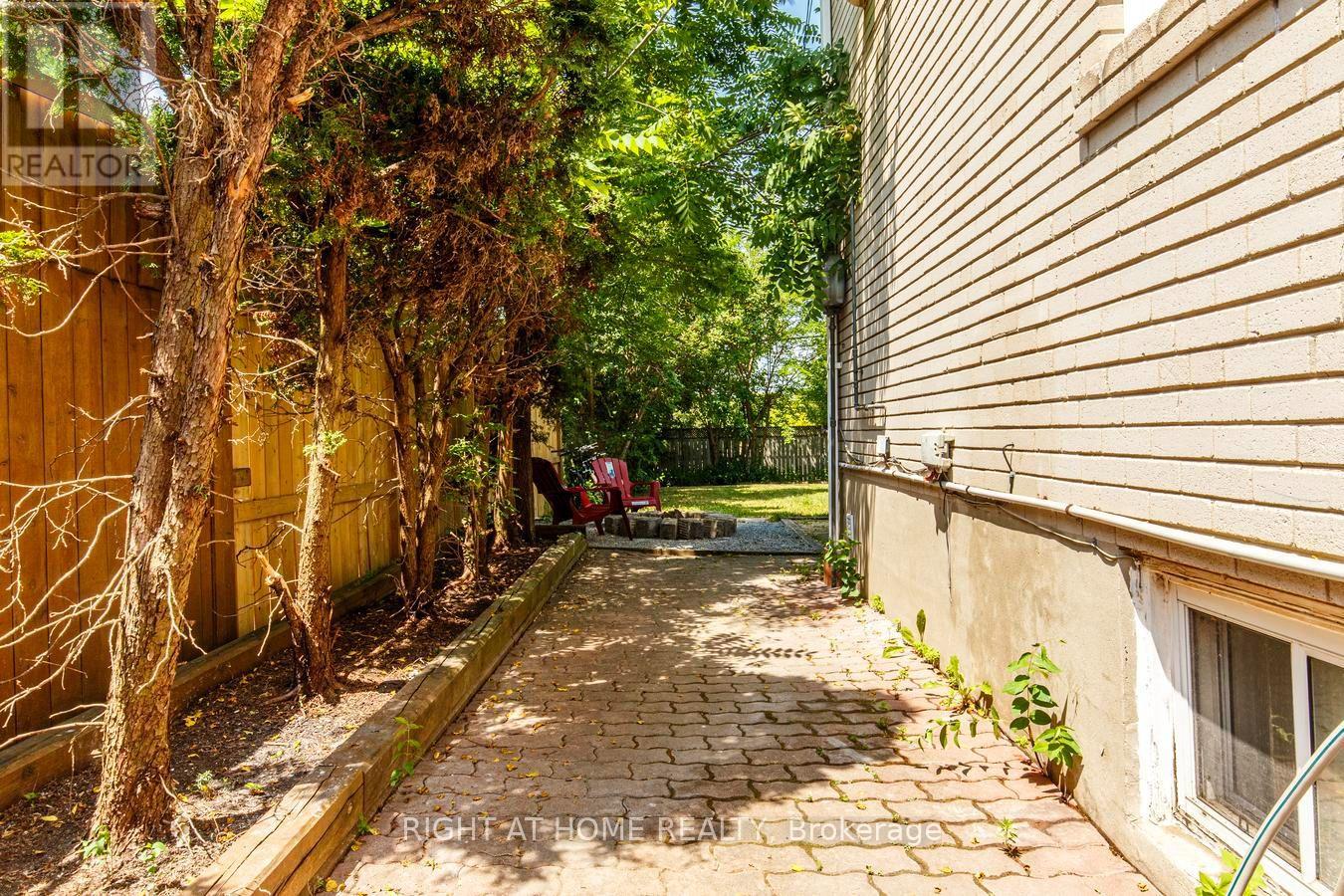48 Daleside Crescent, Toronto, Ontario  M4A 2H6 - Photo 49 - C13579964