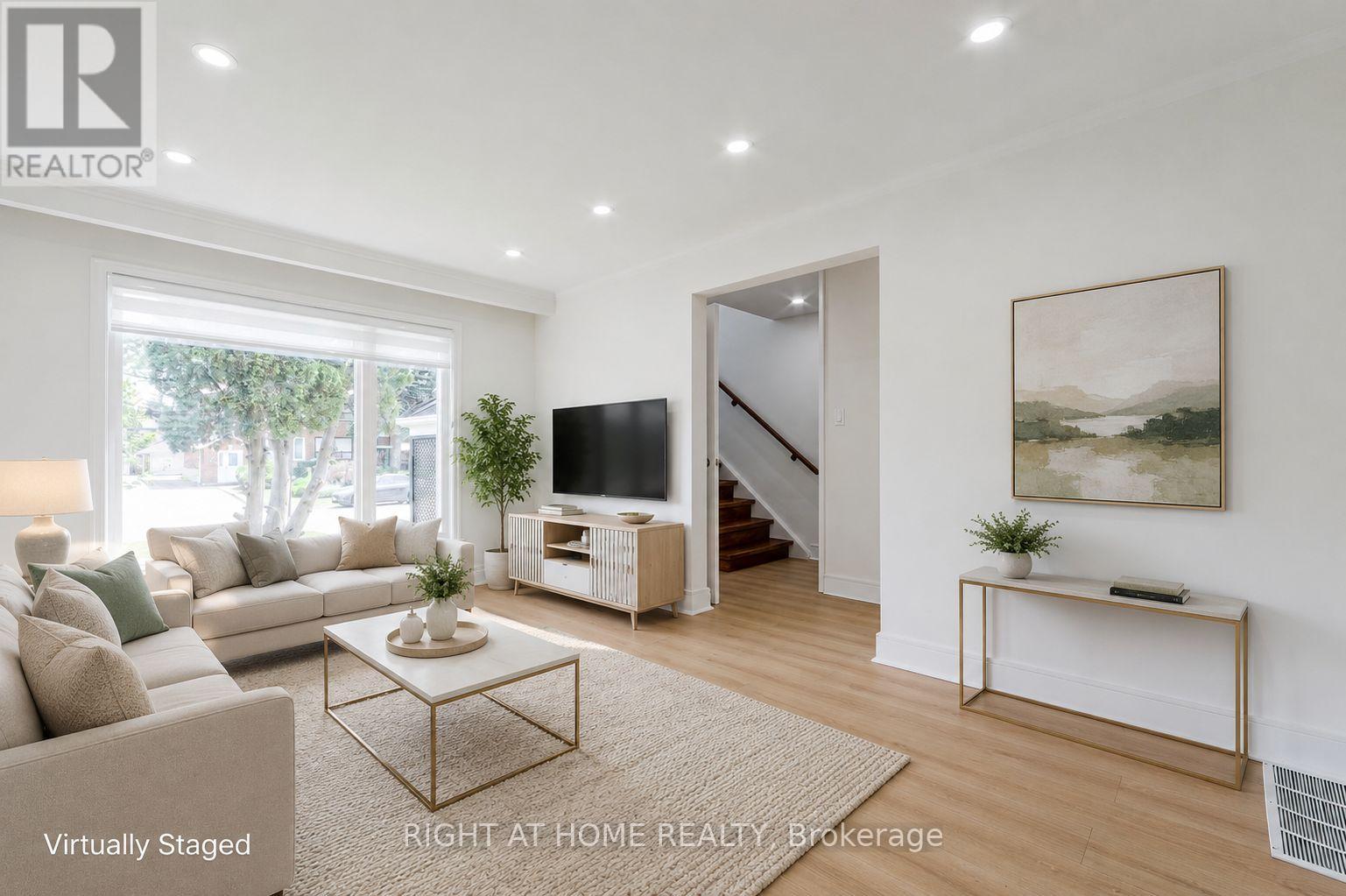 48 Daleside Crescent, Toronto, Ontario  M4A 2H6 - Photo 8 - C13579964
