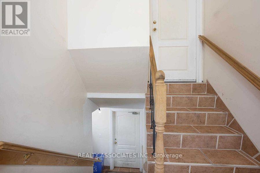 374 Irene Drive, Georgina, Ontario  L4P 3B2 - Photo 2 - N13579972