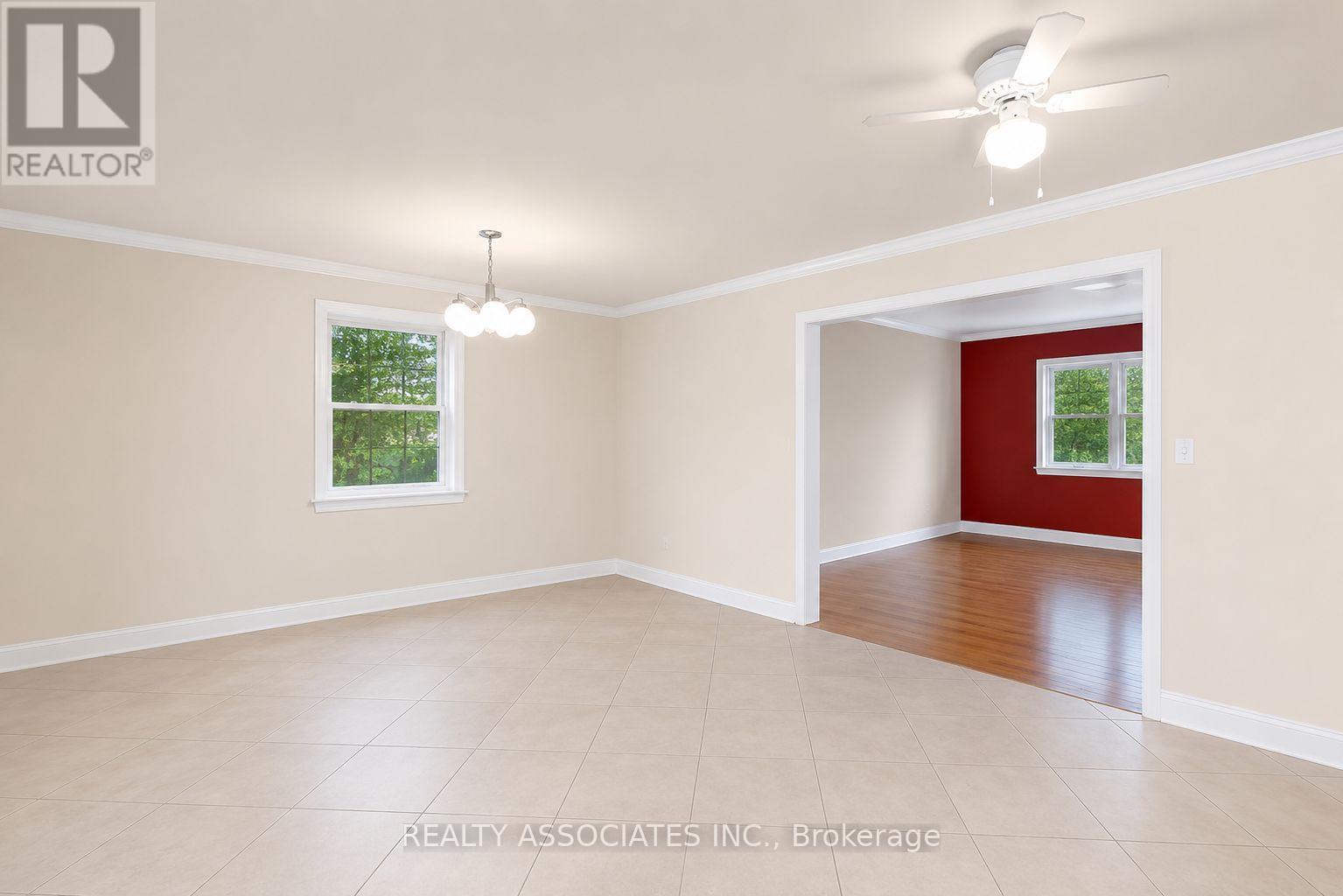 374 Irene Drive, Georgina, Ontario  L4P 3B2 - Photo 3 - N13579972