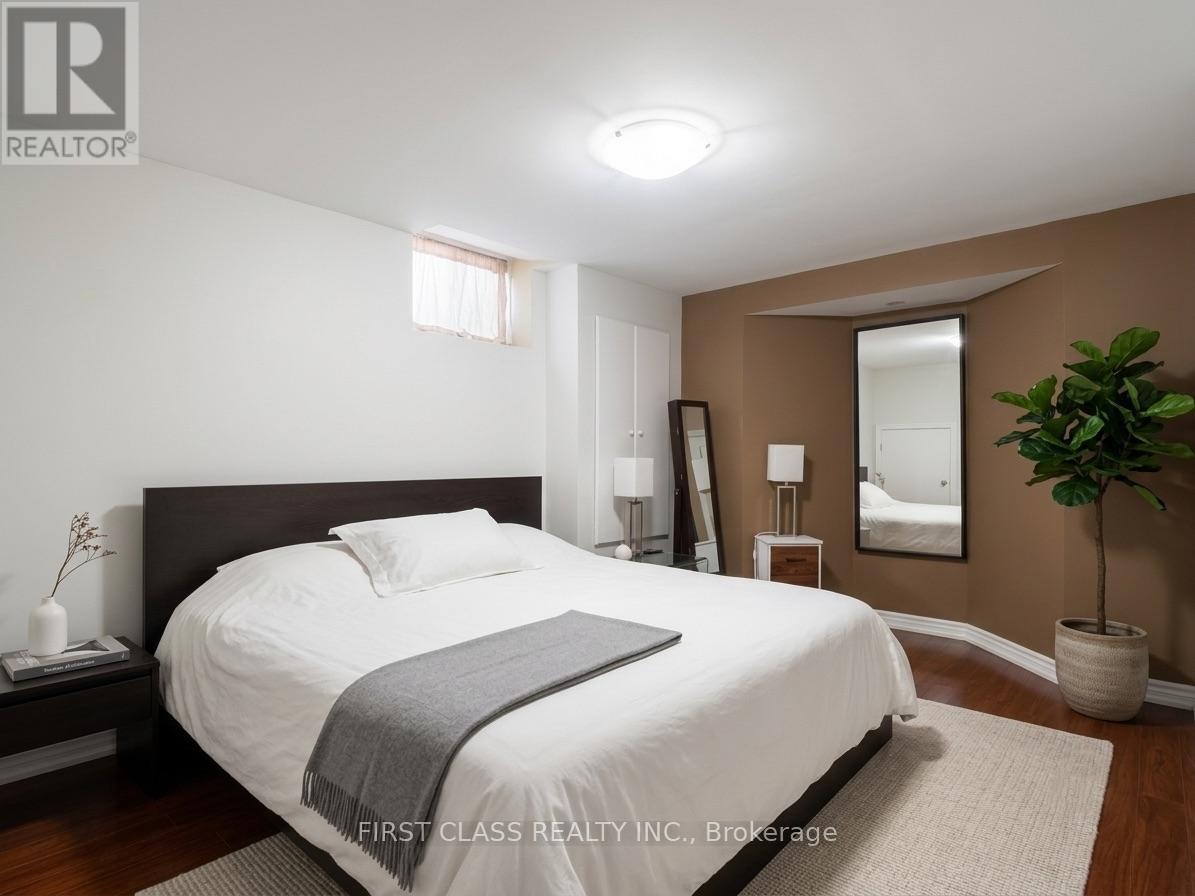 W/o Basement - 2084 Bingley Crescent, Oakville, Ontario  L6M 0E2 - Photo 10 - W13579968