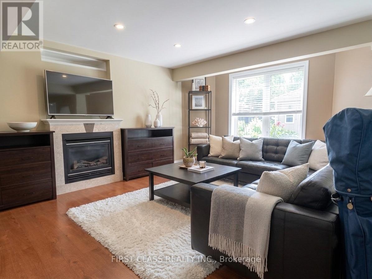 W/o Basement - 2084 Bingley Crescent, Oakville, Ontario  L6M 0E2 - Photo 4 - W13579968