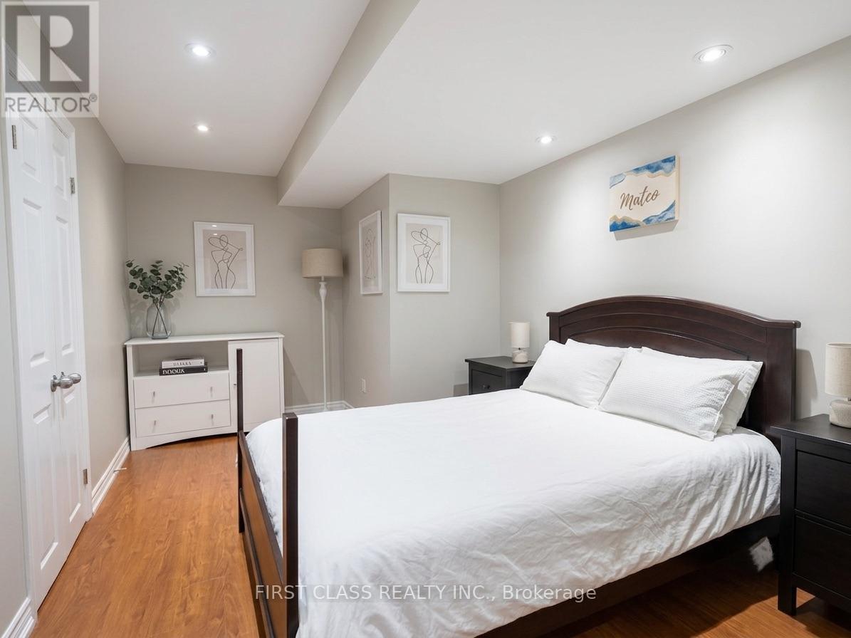 W/o Basement - 2084 Bingley Crescent, Oakville, Ontario  L6M 0E2 - Photo 9 - W13579968