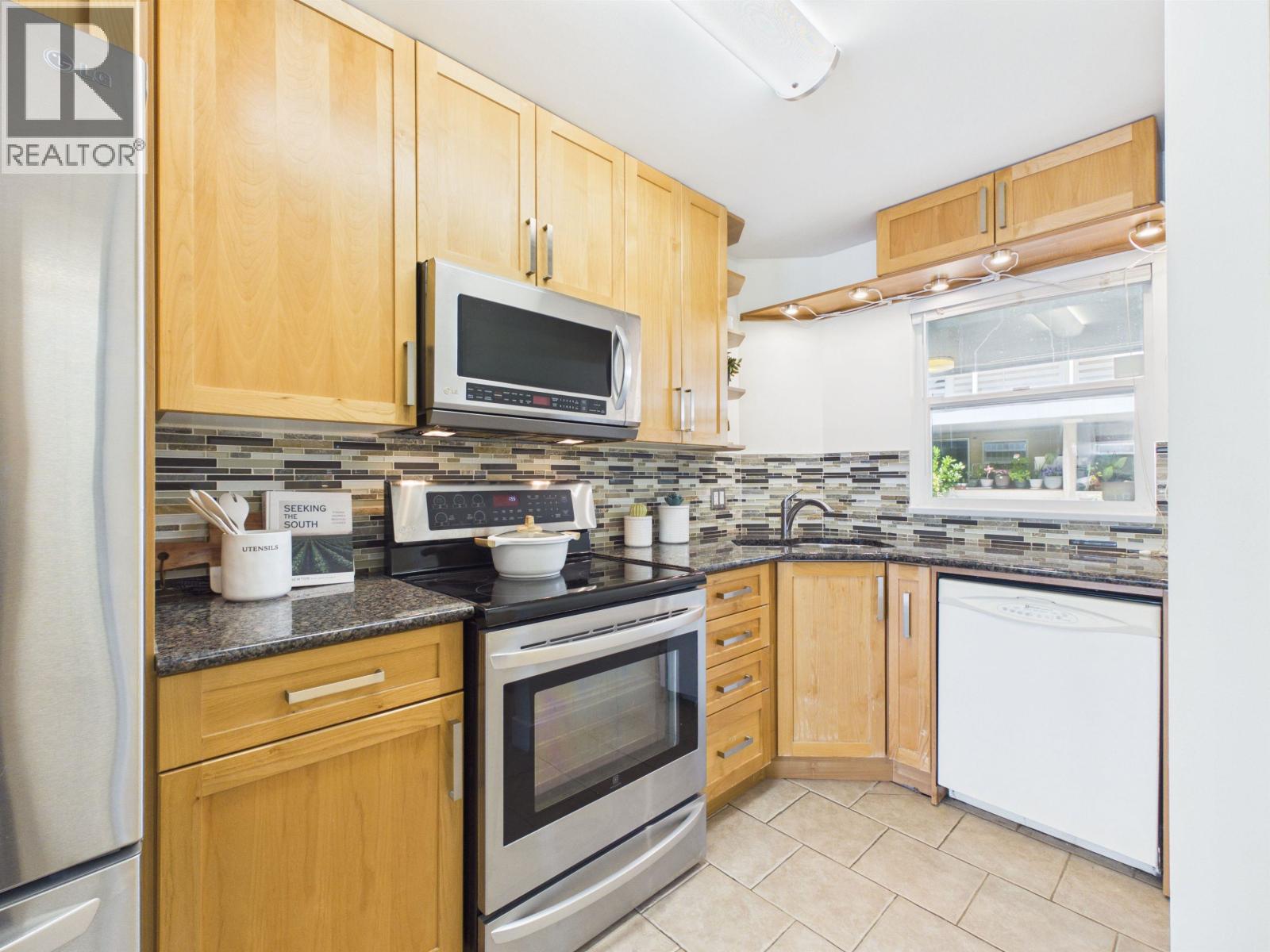 215 2238 Kingsway Street, Vancouver, British Columbia  V5N 2T7 - Photo 2 - R3146974