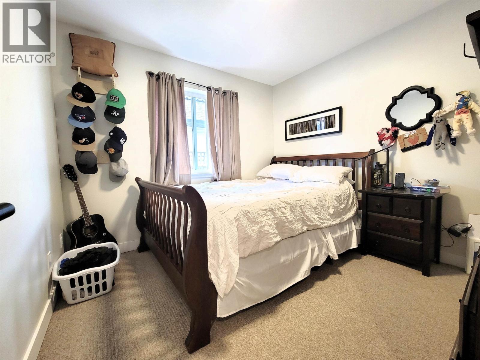 1040 Celia Crescent, Gibsons, British Columbia  V0N 1V7 - Photo 8 - R3135160