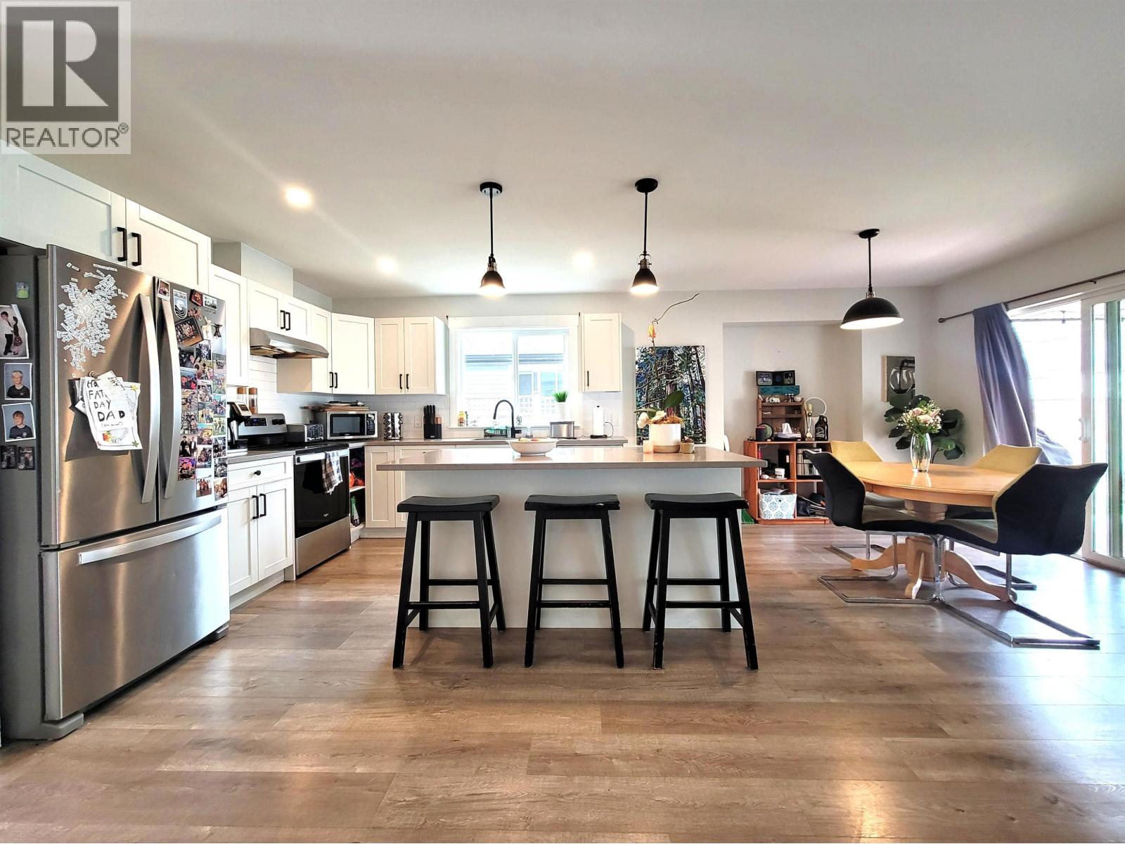 1040 Celia Crescent, Gibsons, British Columbia  V0N 1V7 - Photo 4 - R3135160