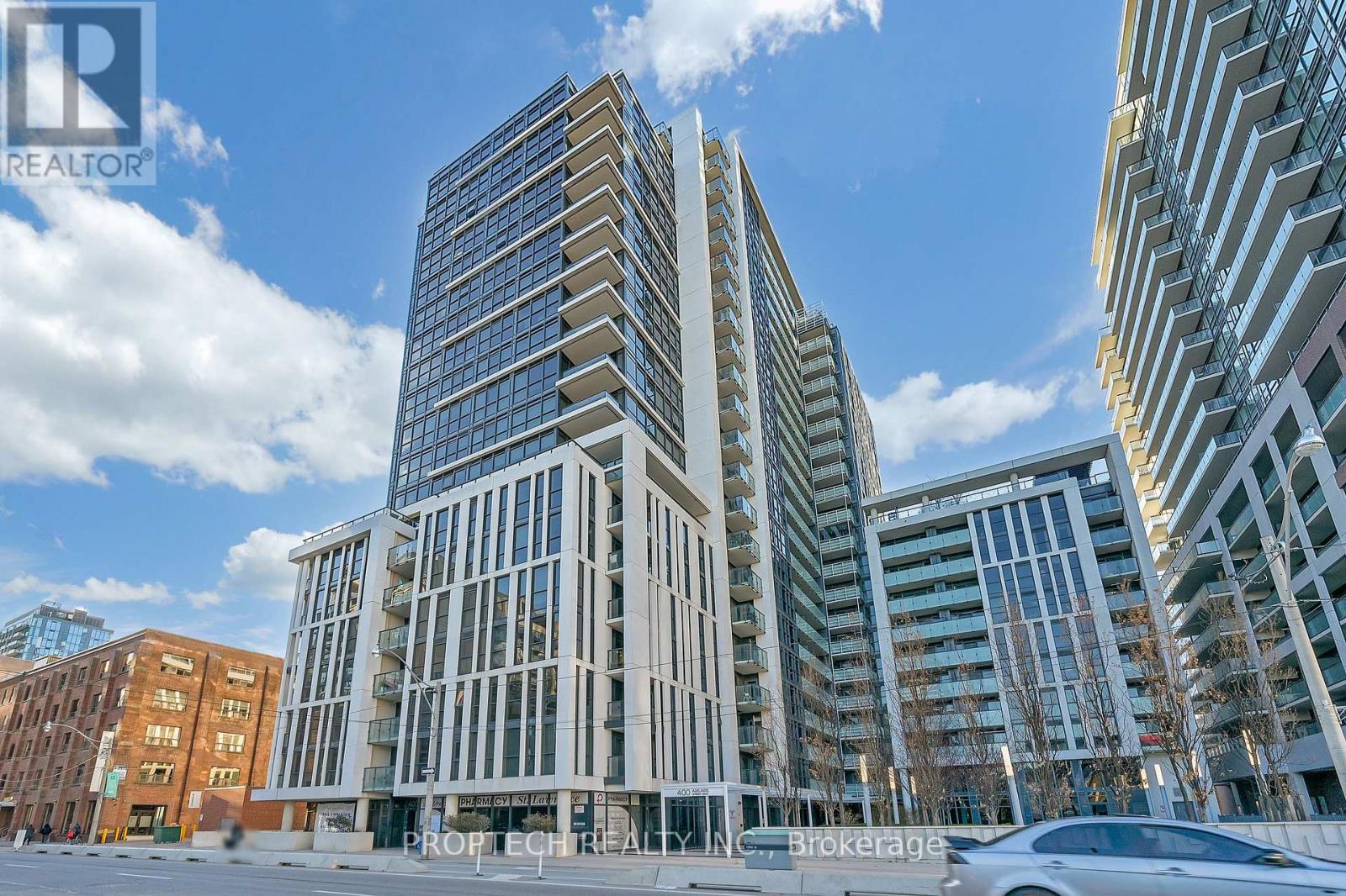 315 - 400 ADELAIDE STREET E