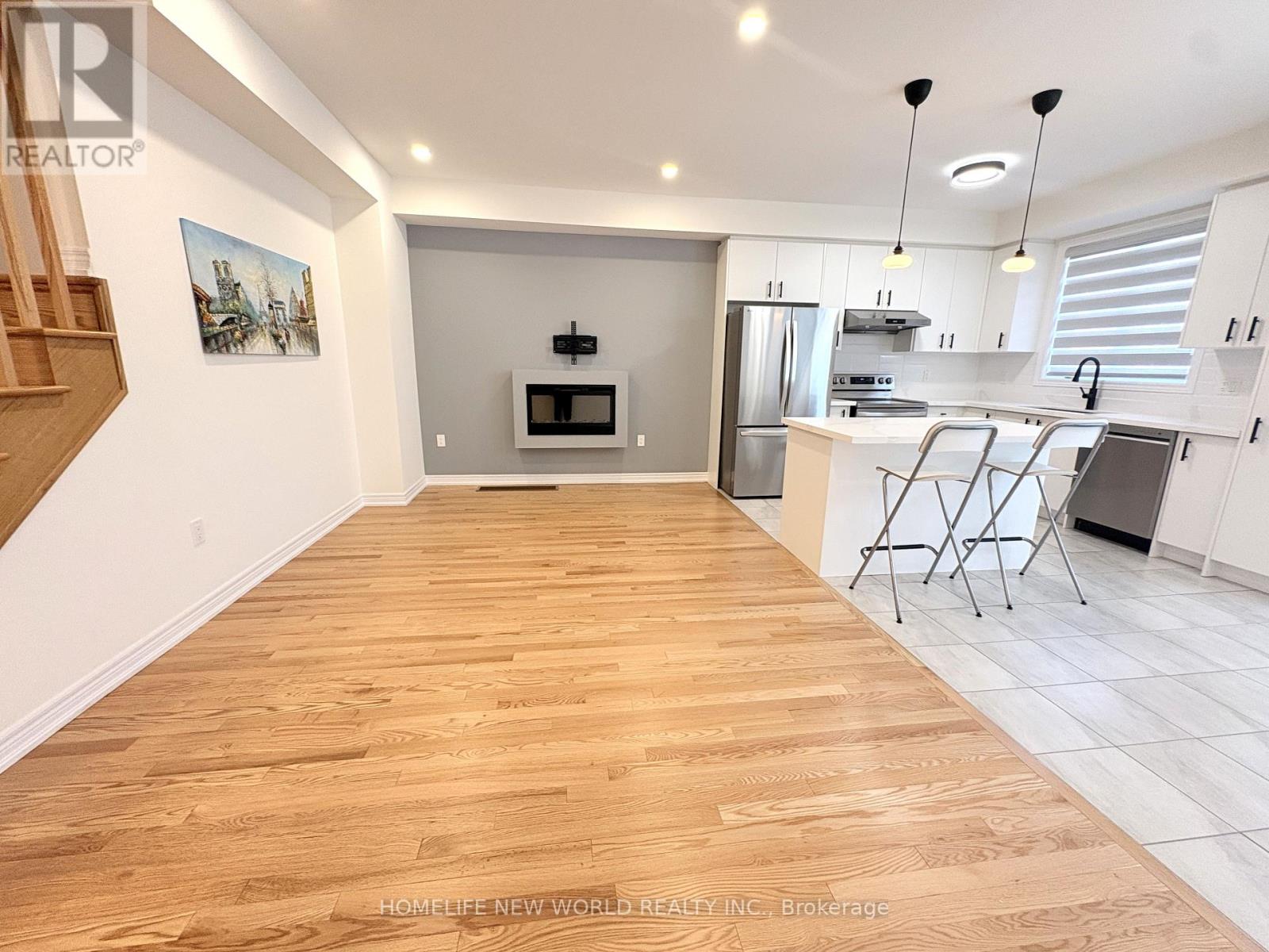 966 Cormorant Path, Pickering, Ontario  L1X 0P5 - Photo 3 - E13579980
