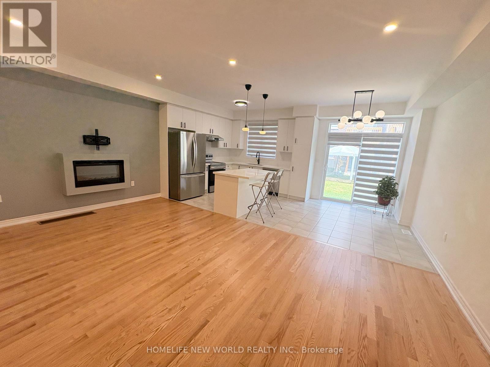 966 Cormorant Path, Pickering, Ontario  L1X 0P5 - Photo 4 - E13579980